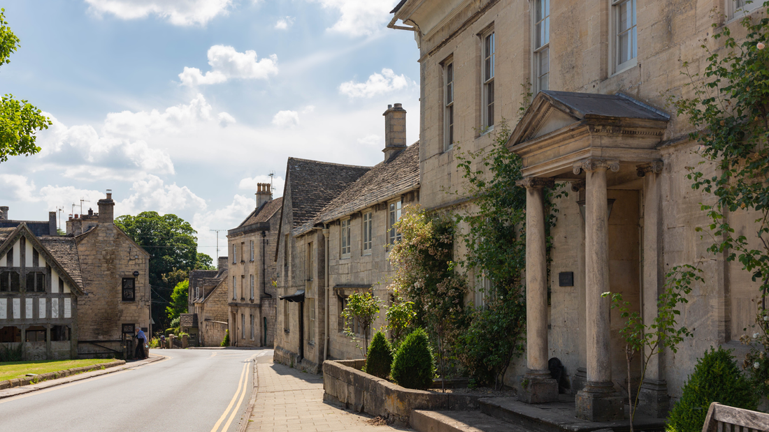 7 Most Beautiful Villages to Visit in the Cotswolds (Adobe Images)